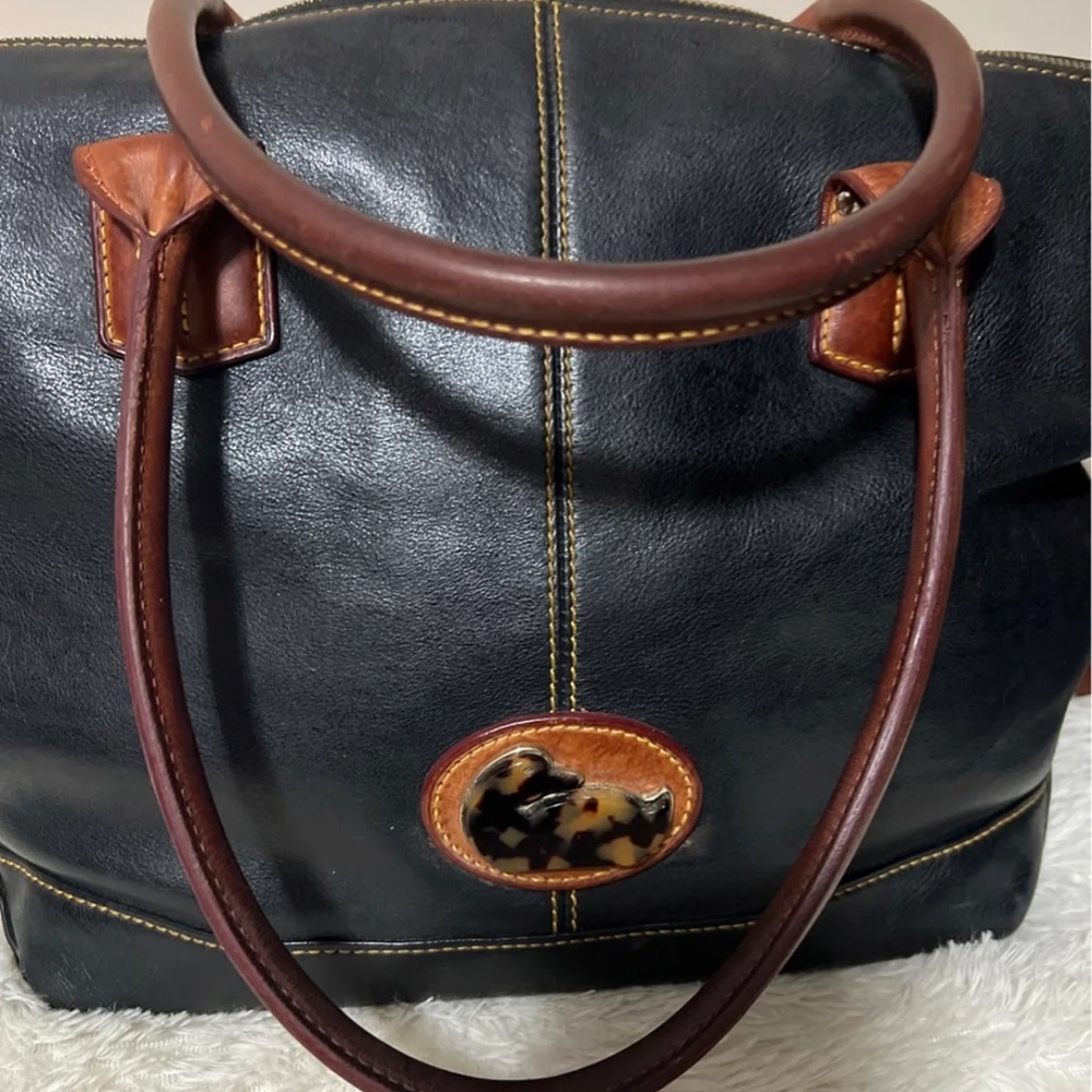 Dooney and Bourke Large bag